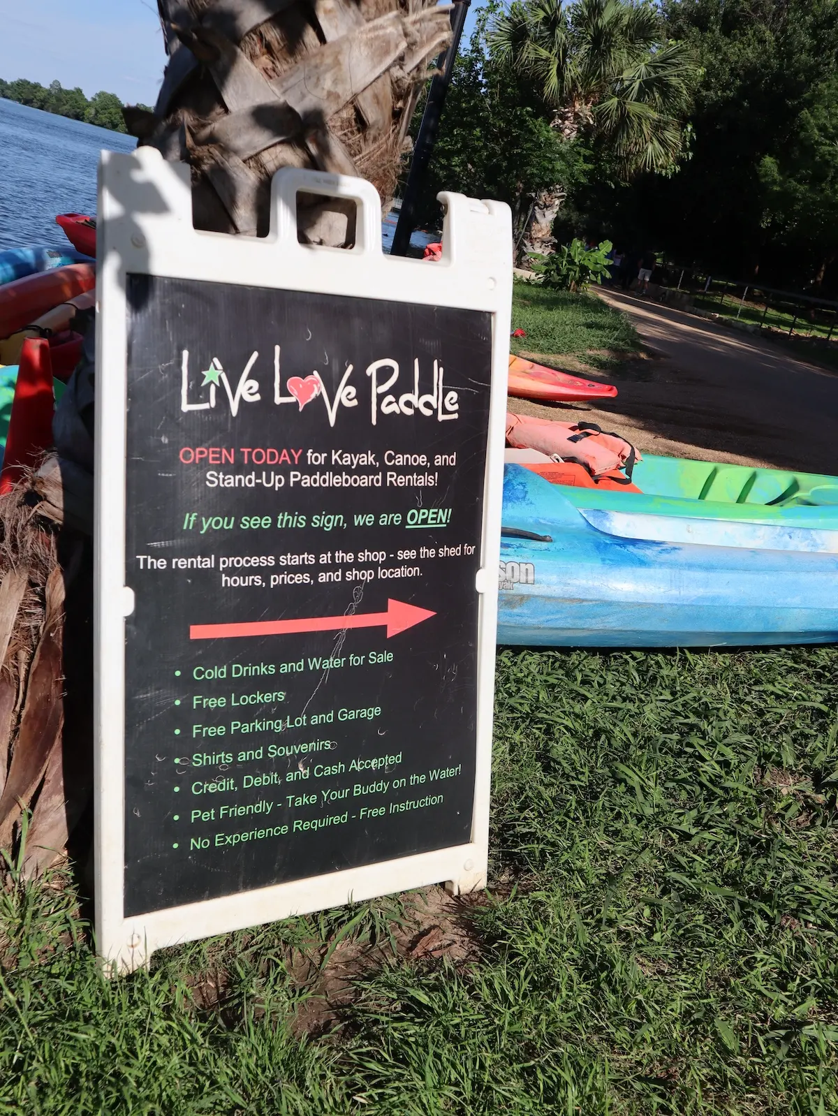 Live Love Paddle kayaking and paddleboarding on Lady Bird Lake, Austin