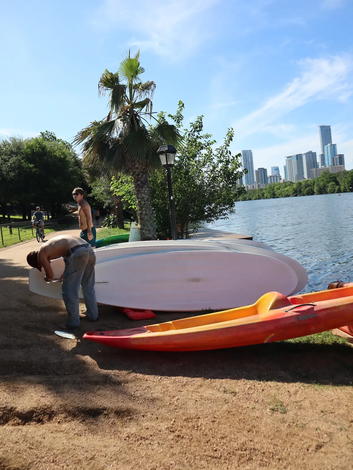 Live Love Paddle kayaking and paddleboarding on Lady Bird Lake, Austin