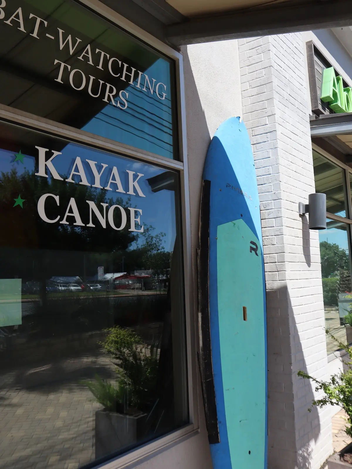 Live Love Paddle kayaking and paddleboarding on Lady Bird Lake, Austin