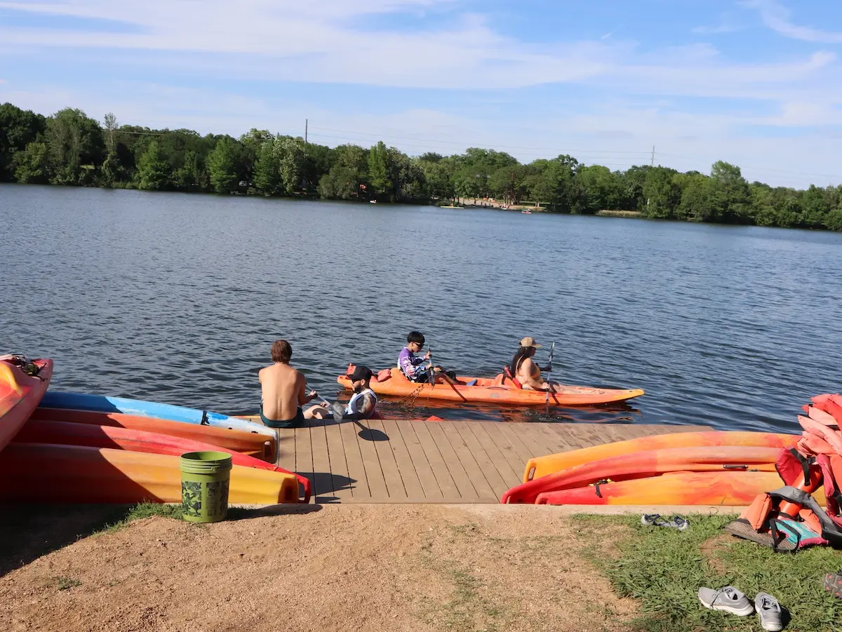 Live Love Paddle kayaking and paddleboarding on Lady Bird Lake, Austin